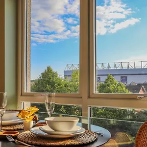 Noah By Koya Homes - 2-bed Apartment, Stadium View & Free Parking Holiday home