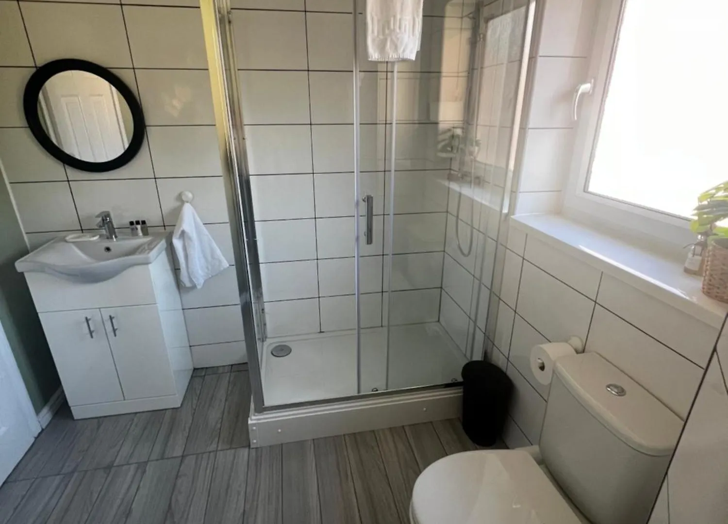 Irene Suite By Koya Homes - 2-Bedroom Bungalow, Cardiff City Centre & Free Parking Holiday home