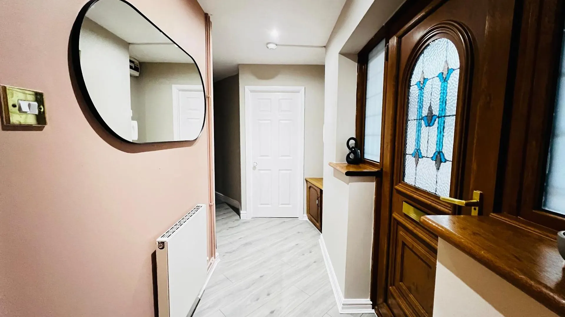 Irene Suite By Koya Homes - 2-Bedroom Bungalow, Cardiff City Centre & Free Parking 0*,