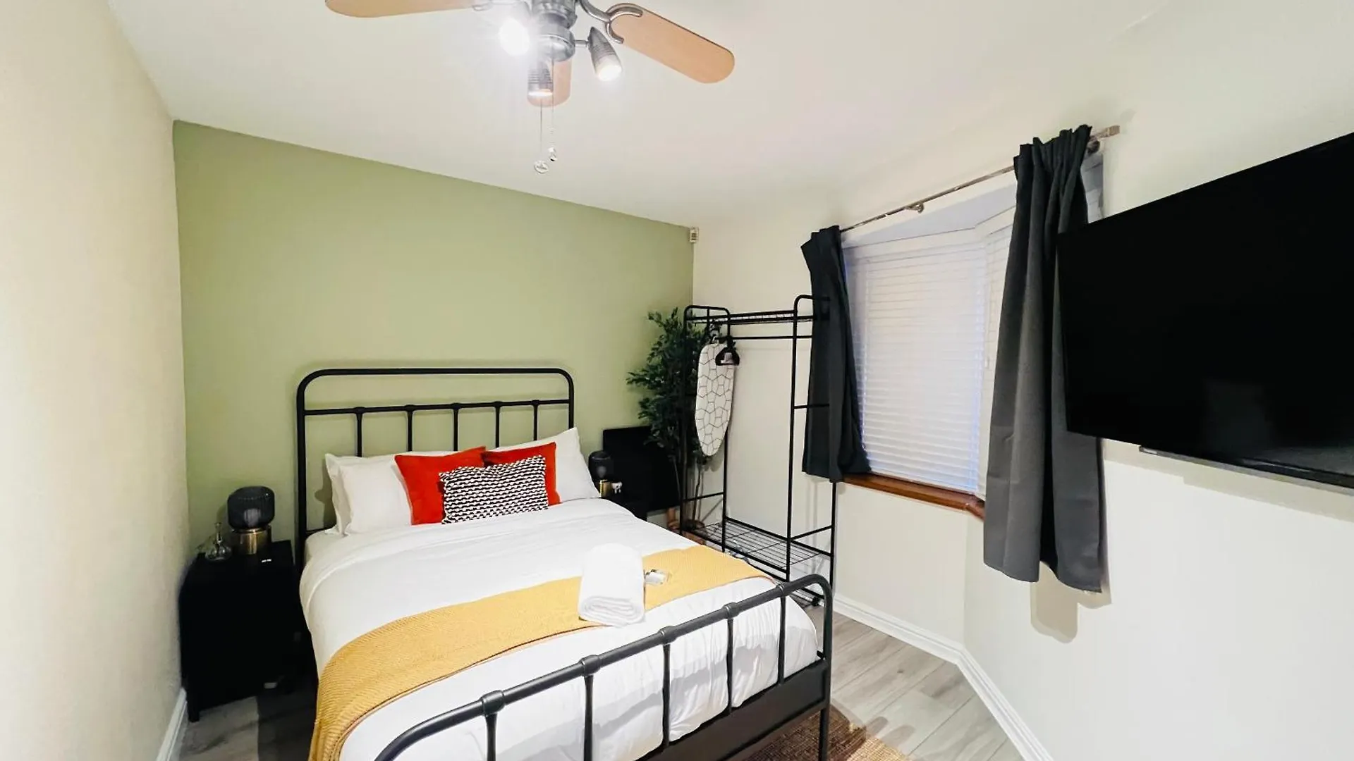 Holiday home Irene Suite By Koya Homes - 2-Bedroom Bungalow, Cardiff City Centre & Free Parking United Kingdom