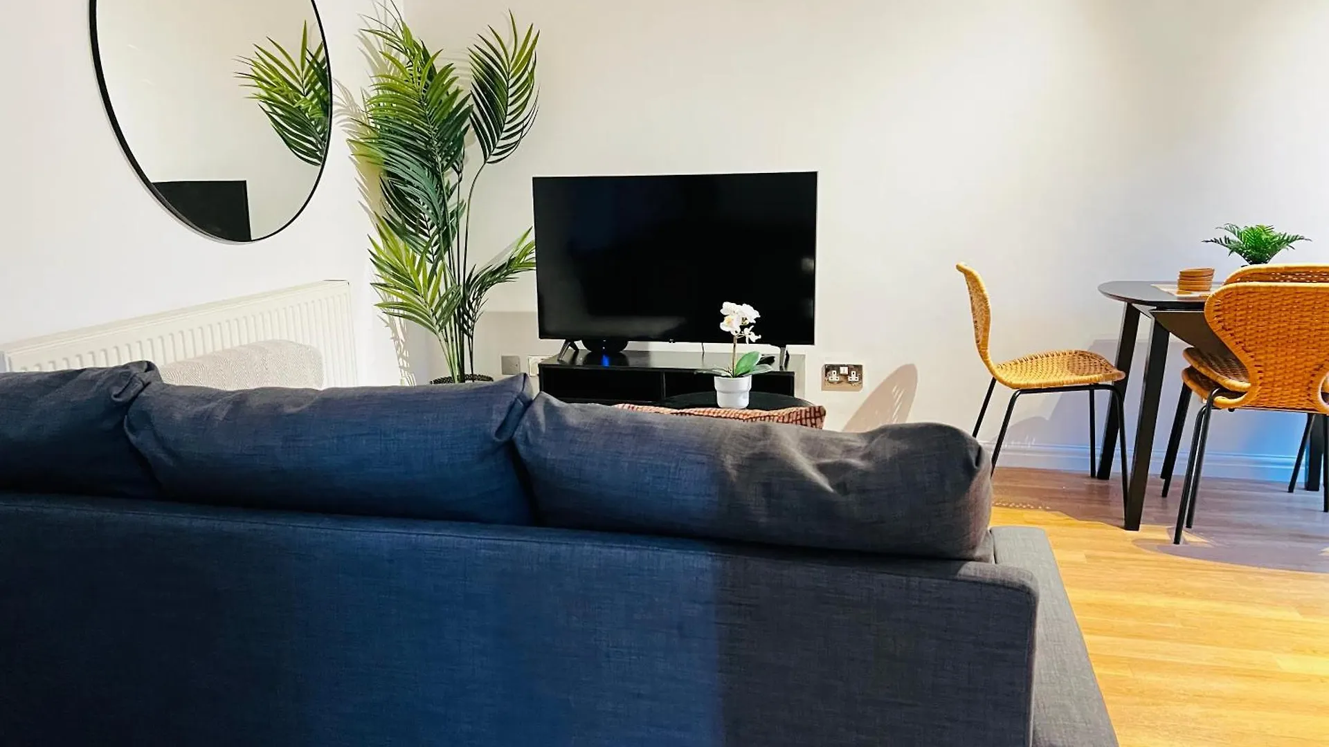 Irene Suite By Koya Homes - 2-Bedroom Bungalow, Cardiff City Centre & Free Parking